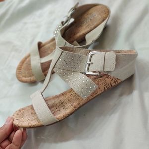 Rampage cream colored sandal